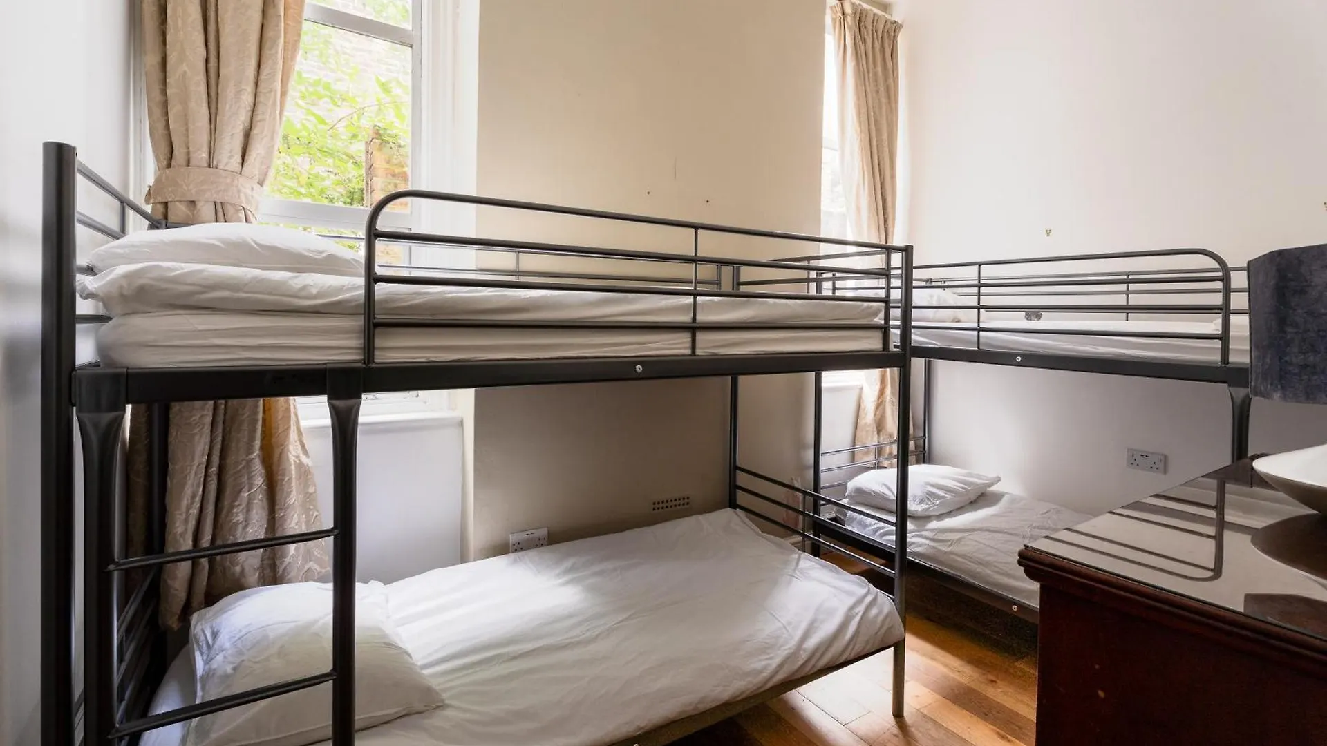 Ebs Hostel London Catford