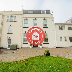 Manor 3*, Winford United Kingdom