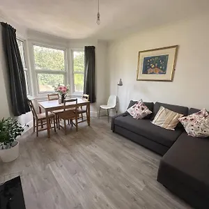 Modern 2 Bedroom Flat, Se6 Catford
